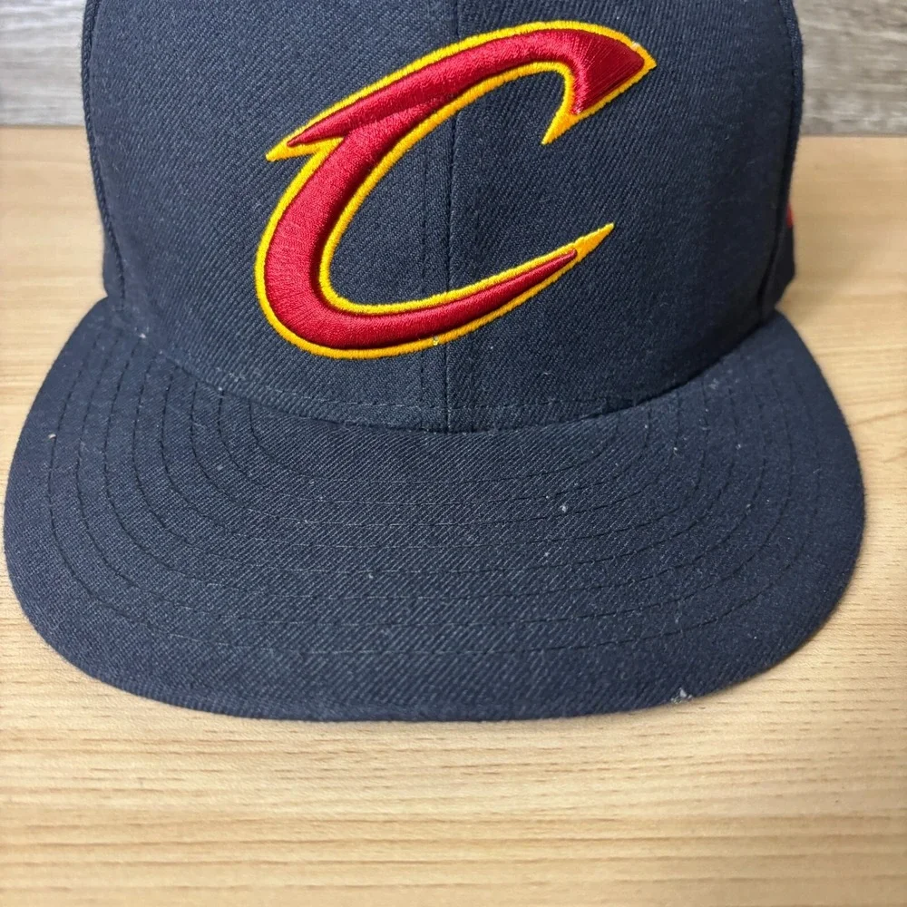 Cleveland Cavaliers Hat Cap Fitted Blue 7 1/8 NBA Basketball New Era